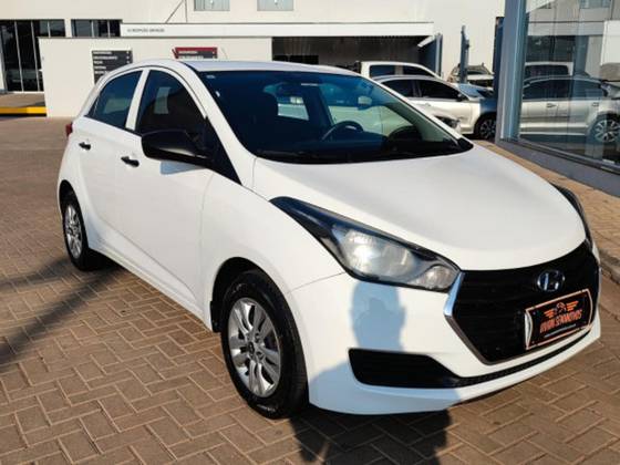 HYUNDAI HB20 1.0 COMFORT PLUS 12V FLEX 4P MANUAL HYUNDAI HB20 1.0 COMFORT PLUS 12V FLEX 4P MANUAL